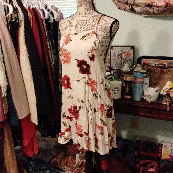 Altar'd State Dresses & Skirts - Women's cutefloral sundress w/ crochet back by altar'd state size L  Like new!